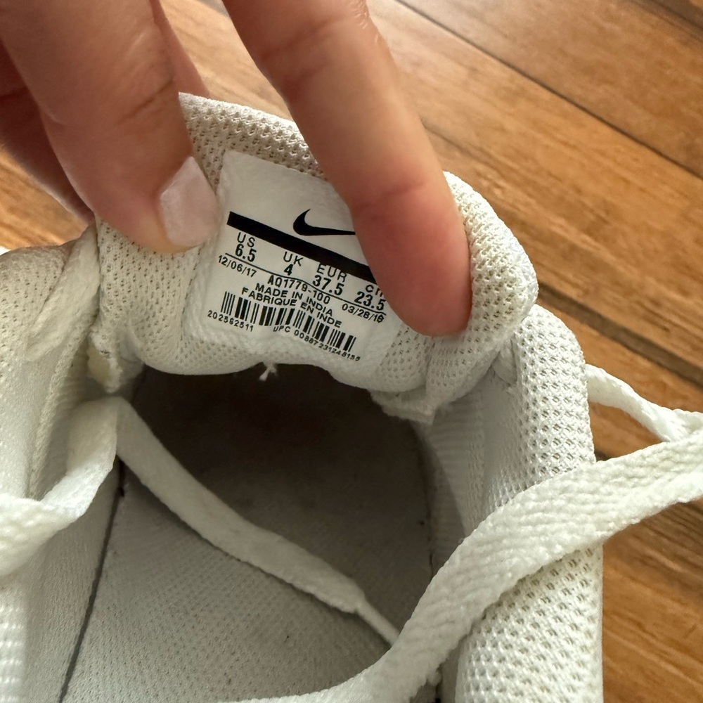 Nike Ebernon Low Sneakers in White - Picture 10 of 10
